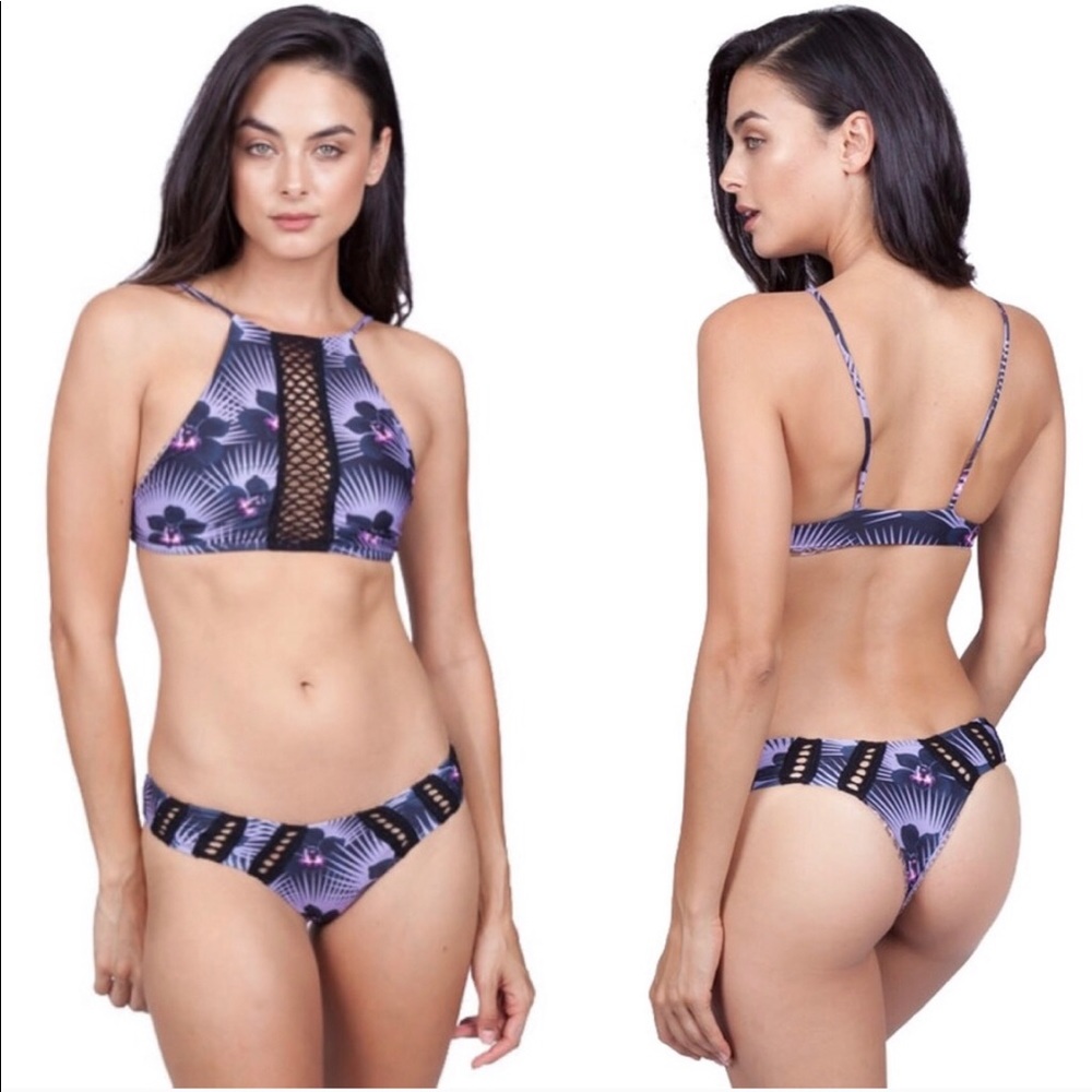 *RARE* BNWOT. Never worn. Acacia Chuns Bottoms